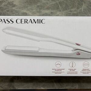 T3 SinglePass Ceramic Flat Iron - White and Pink